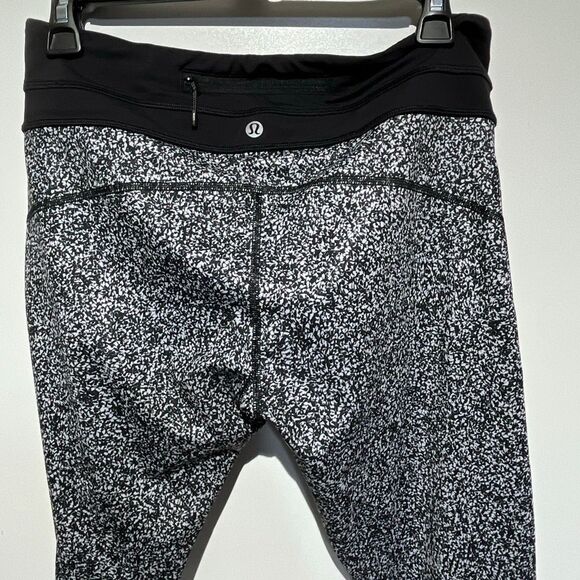 Lululemon Women's White Raspberry Pace Tight Flashback Static Leggings Size 8 - Picture 6 of 9